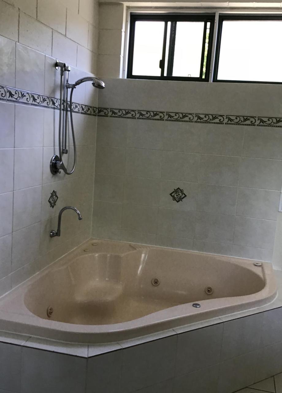 Harbour Lodge Motel 글래드스톤 외부 사진